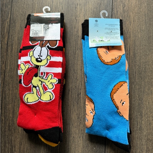 Garfield & King of the Hill socks 4 total pairs - Picture 2 of 2